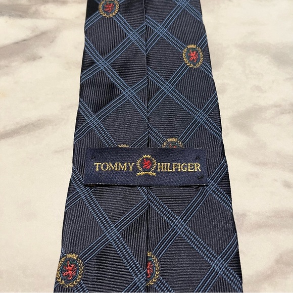 Tommy Hilfiger 100% Silk Blue Plaid Tie w Crest - Picture 4 of 5